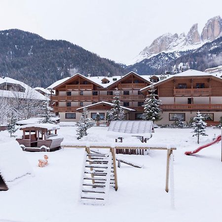 Hotel Sella Ronda Serenella Кампитело ди Фаса Екстериор снимка
