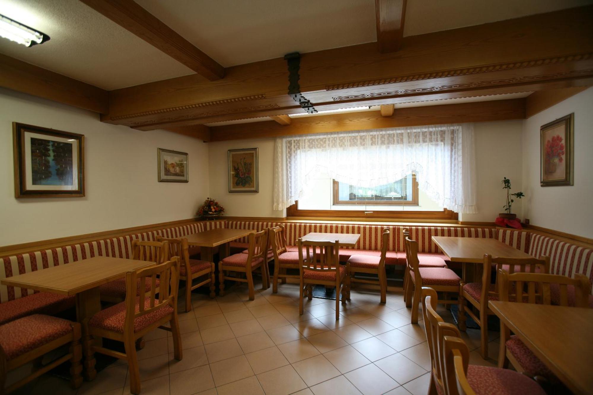 Hotel Sella Ronda Serenella Кампитело ди Фаса Екстериор снимка