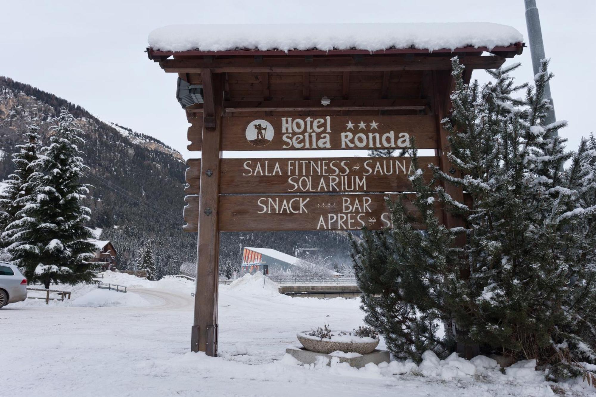 Hotel Sella Ronda Serenella Кампитело ди Фаса Екстериор снимка